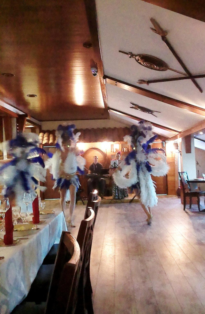 Пляски в перьях Пляски в перьях